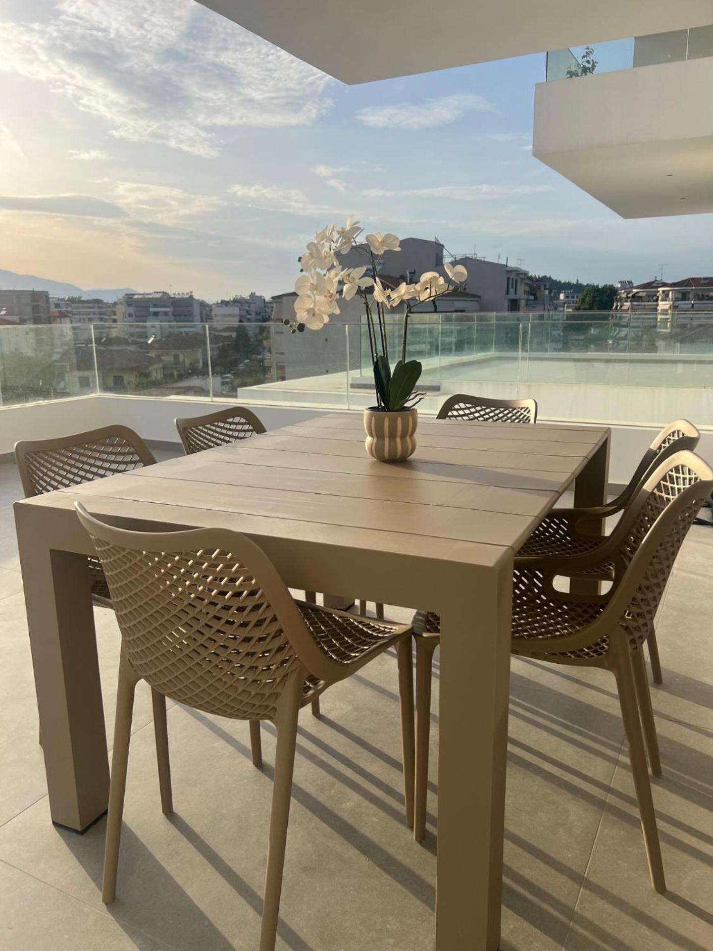 White Luxury * Trikala (Thessaly)