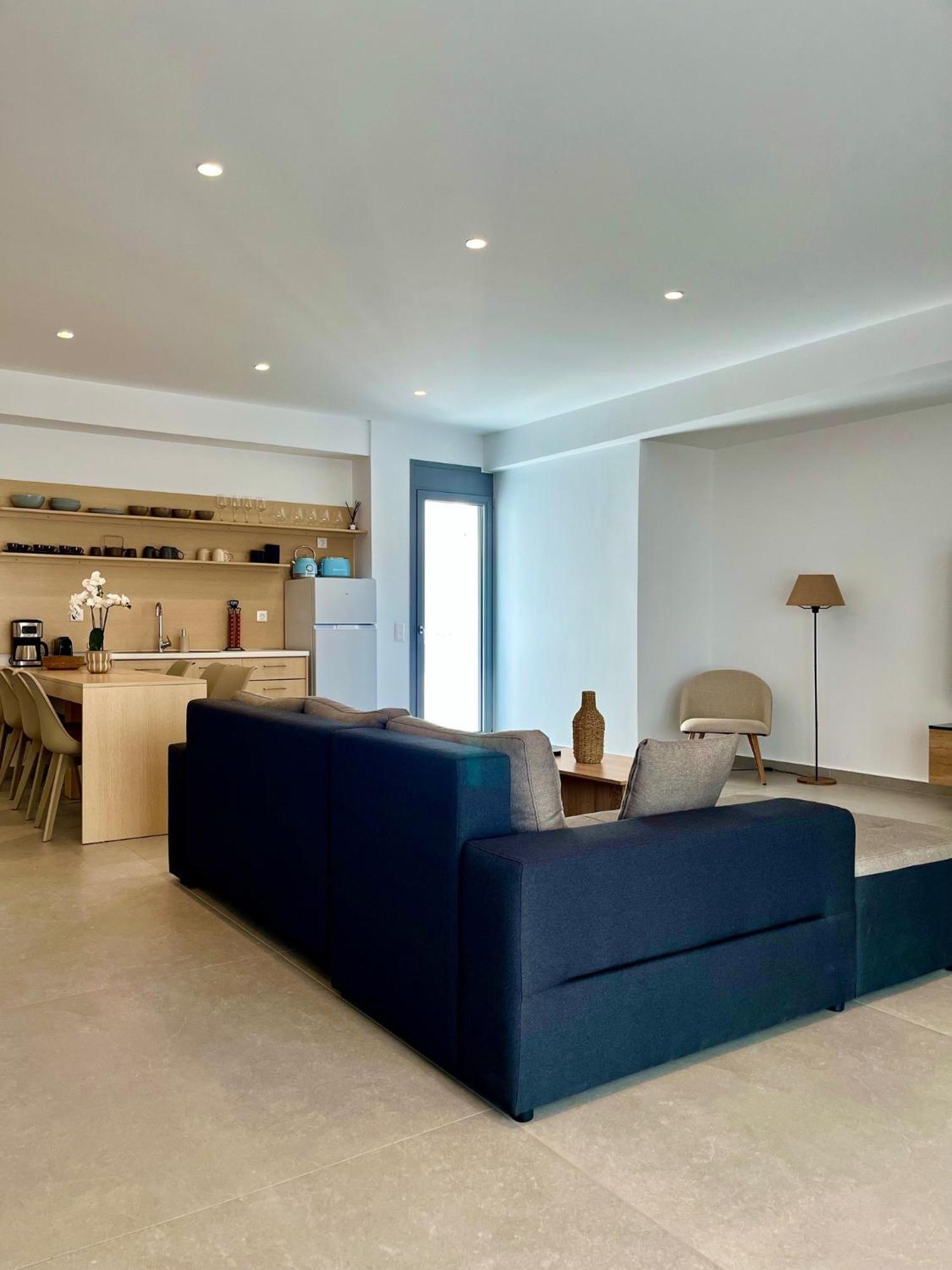 White Luxury Apartment Trikala (Thessaly)